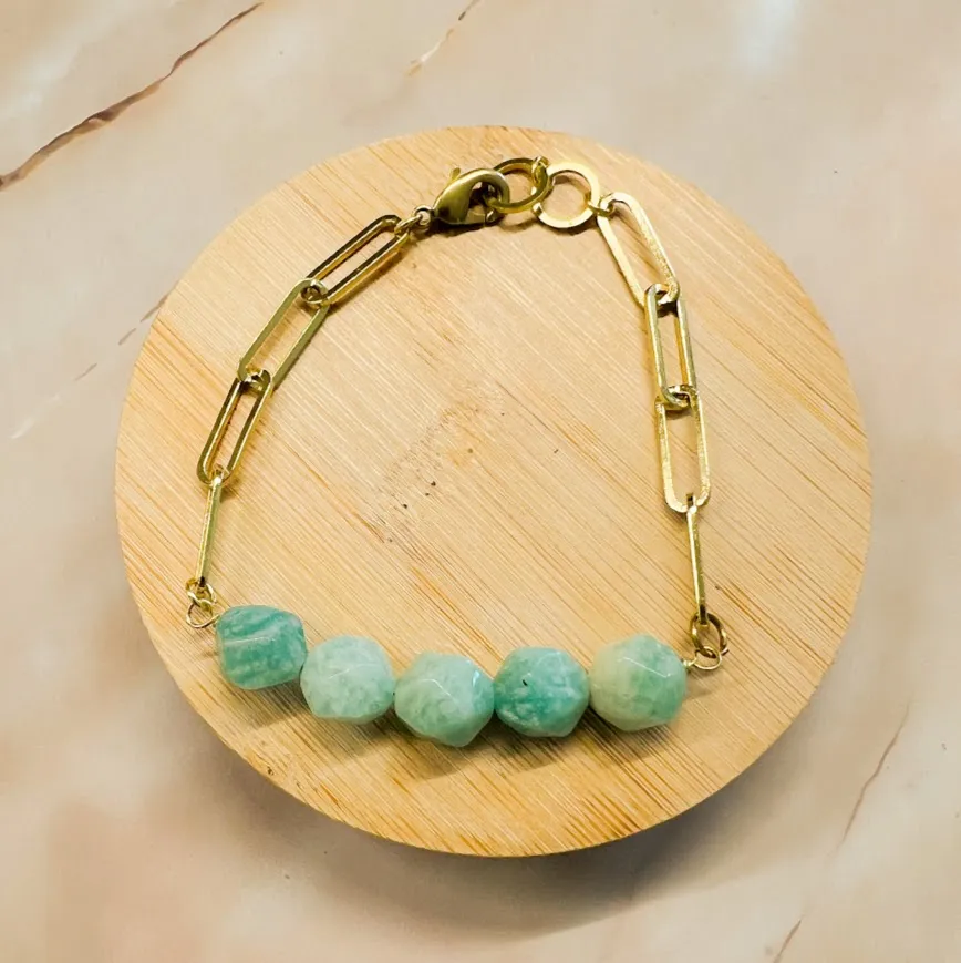 Abacus Braclet: Paperclip Chain and Gemstone