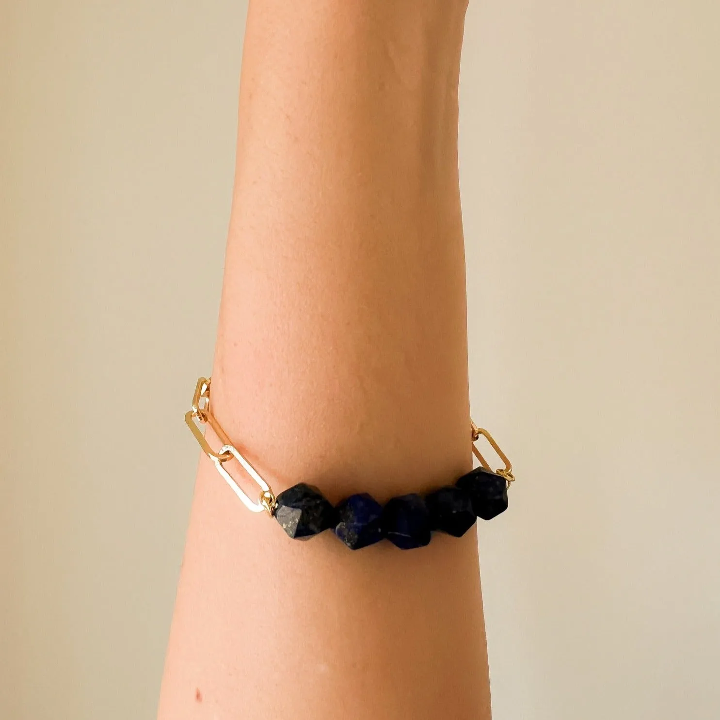 Abacus Braclet: Paperclip Chain and Gemstone
