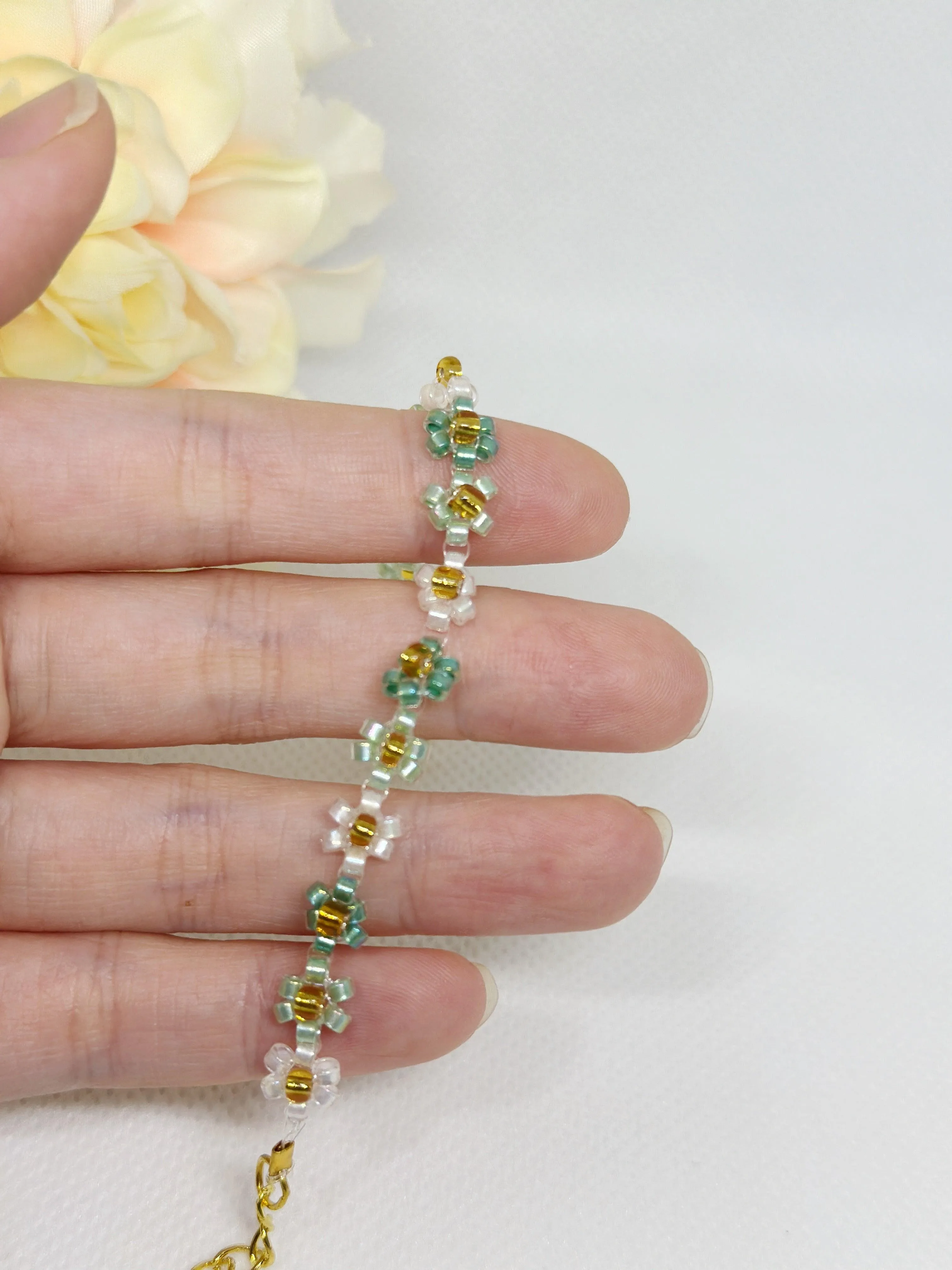 Green or Burgundy Beaded bracelet with daisy pattern | golden colour chain | shinny decor bracelet |
