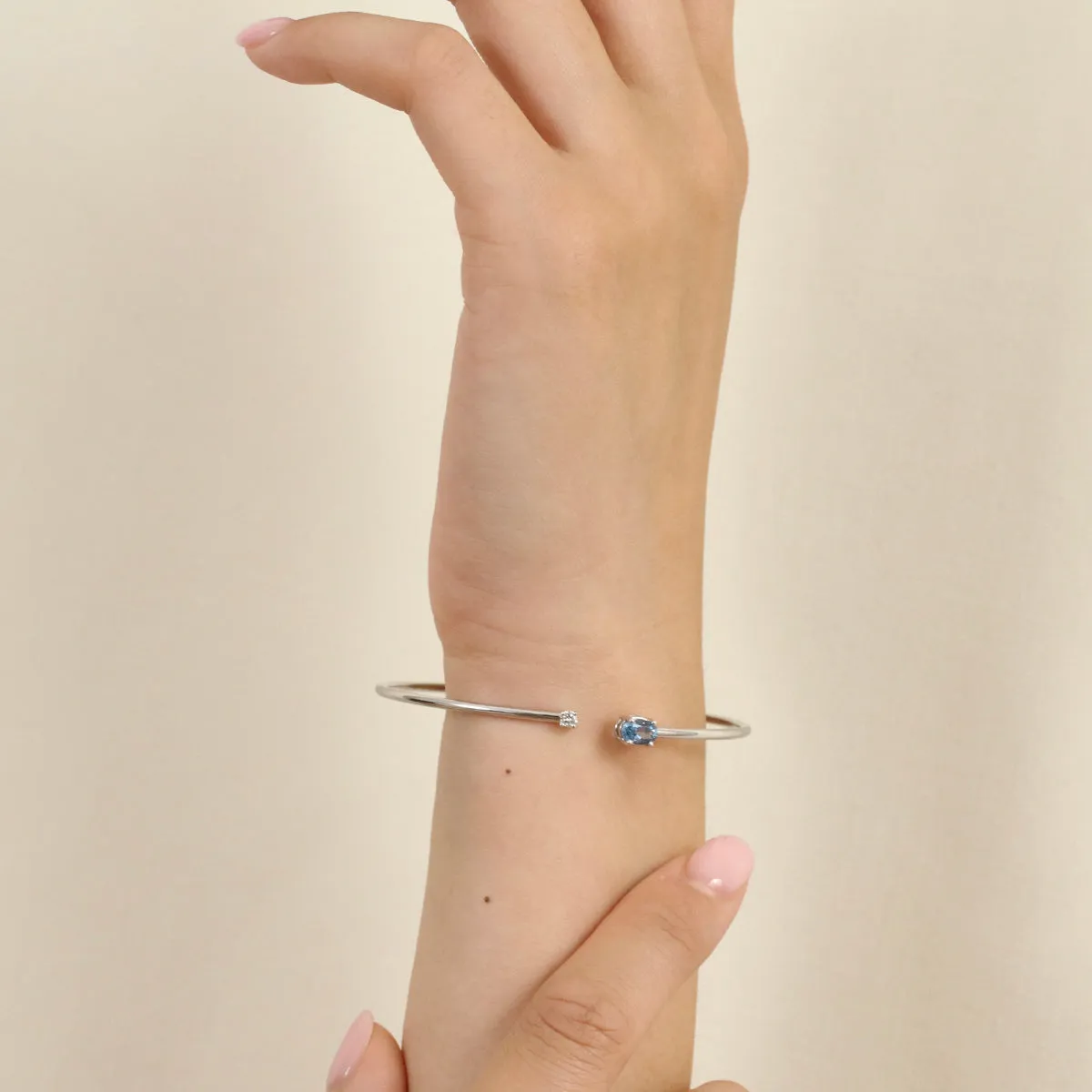 Rosa Mer 0.42ct Aquamarine and Diamond Bangle | 18K White Gold