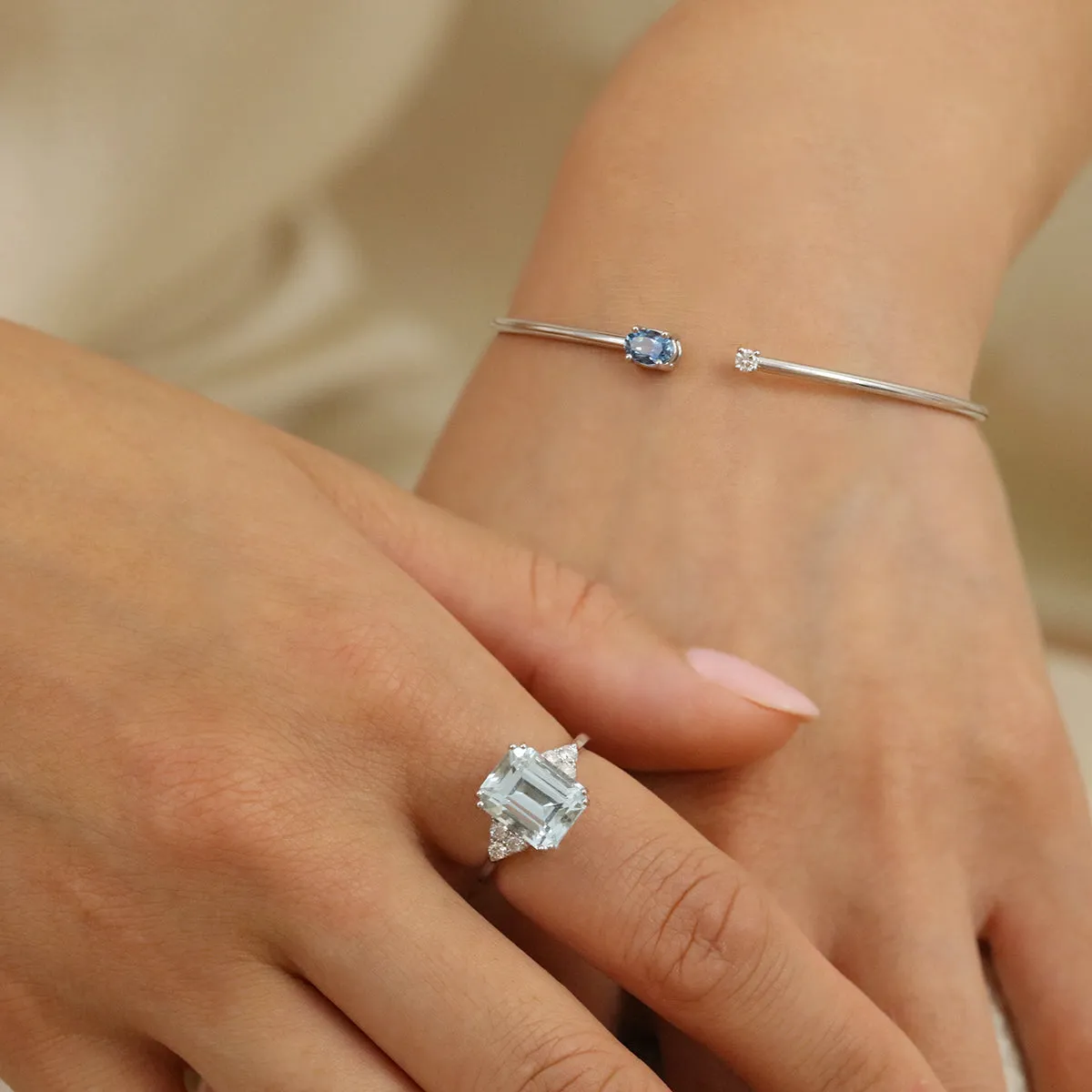 Rosa Mer 0.42ct Aquamarine and Diamond Bangle | 18K White Gold