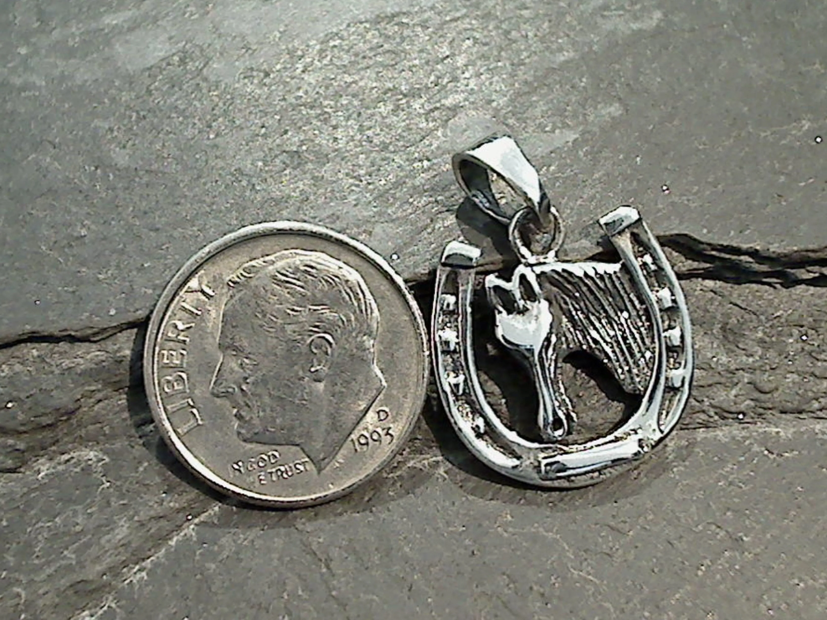 Sterling Silver Horse Head In Horse Shoe Pendant