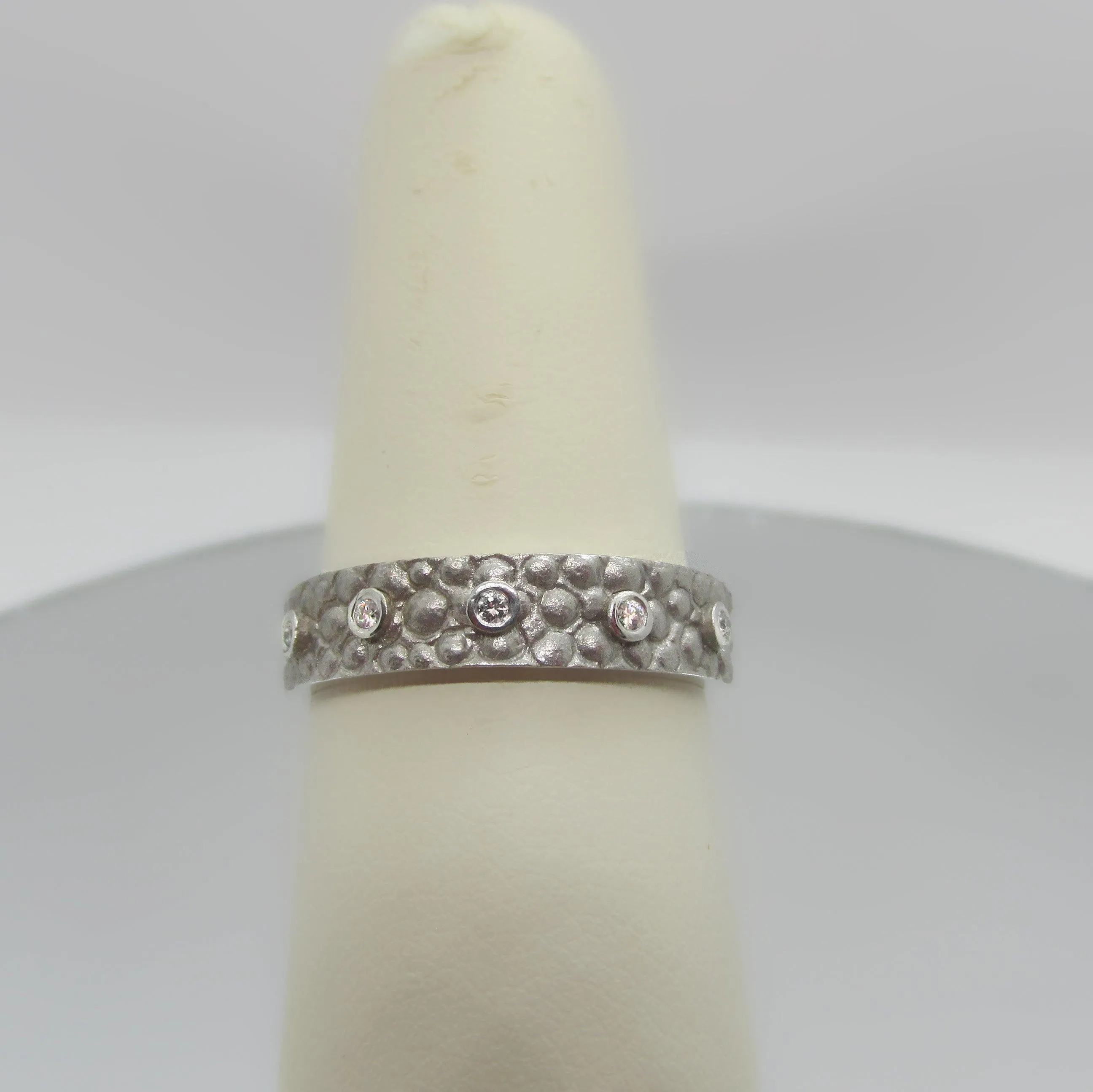 Textured Gold Band With 5 Diamonds White Gold 14K